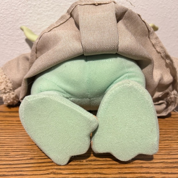 Baby Yoda Toy in Cloth Carry Bag - Picture 10 of 13